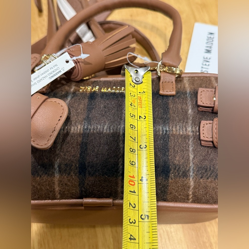 NWT Steve Madden Brown Plaid Blennix Nutshell Crossbody Bag Tassel Dog Charm - Picture 14 of 16